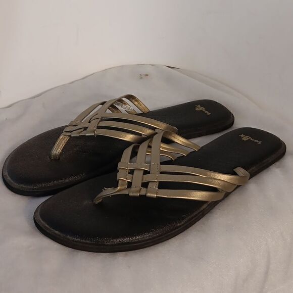 Sanuk Gold Metalic Thong Sandals - Picture 6 of 6